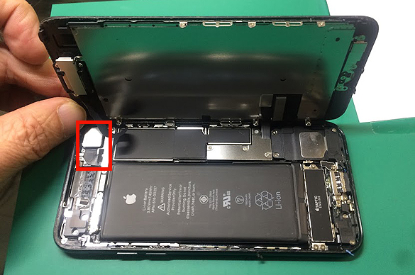 Iphone7 リアカメラレンズカバー修理レポート